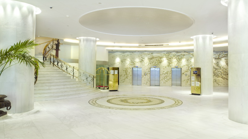 Lobby/Elevators/Stairs